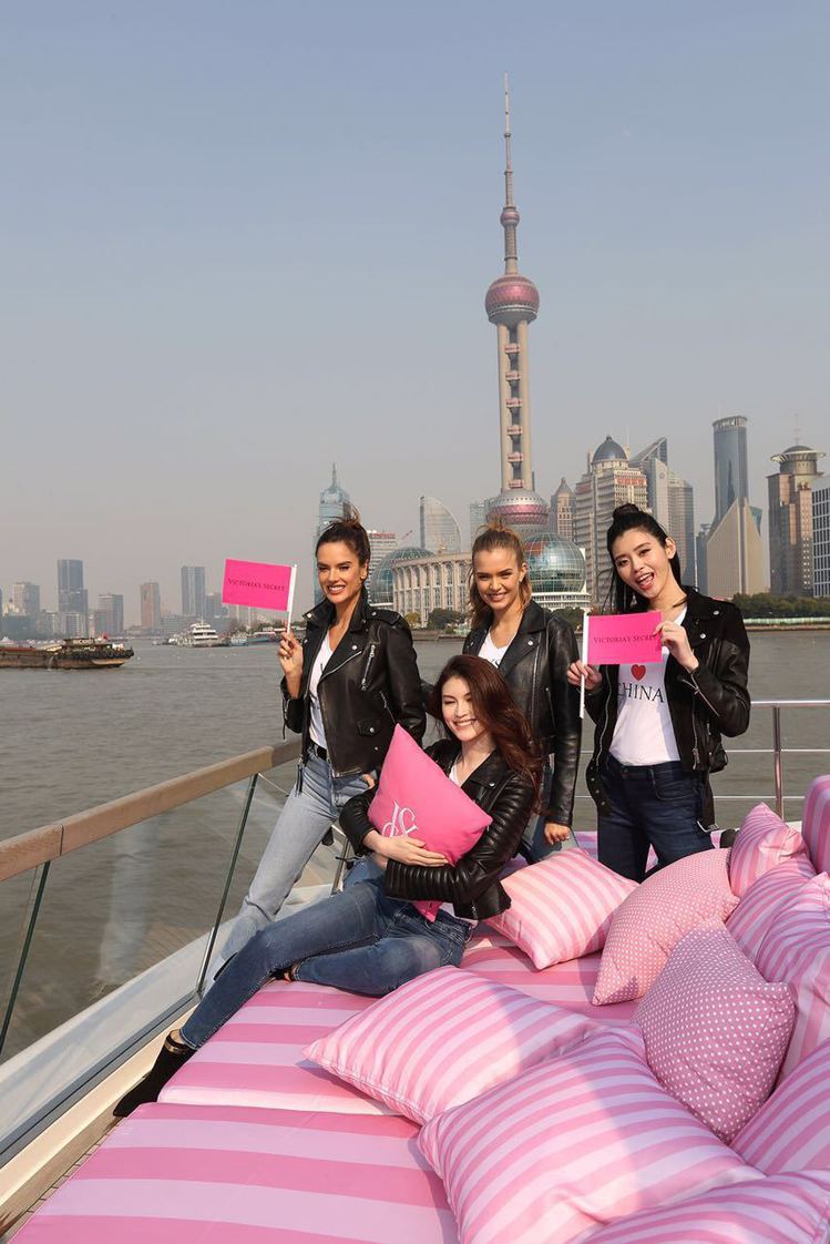 四位超模搭上郵輪為中國拓點造勢。圖／Victoria’s Secret提供