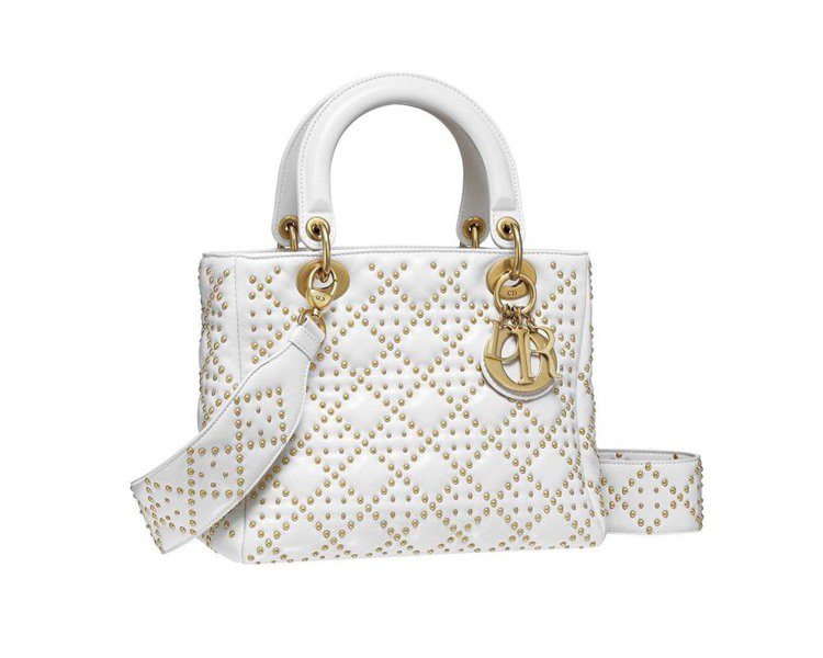 孔曉振款Lady Dior拿鐵白色小羊皮鉚釘綴飾籐格紋大型款提包，售價165,000元。圖／Dior提供