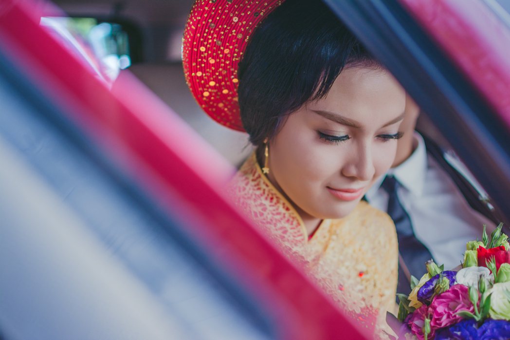 這些嫁來台灣的越南新娘，雖得到村裡的羨慕，認為家族從此可以富有，但在越南政府的立...