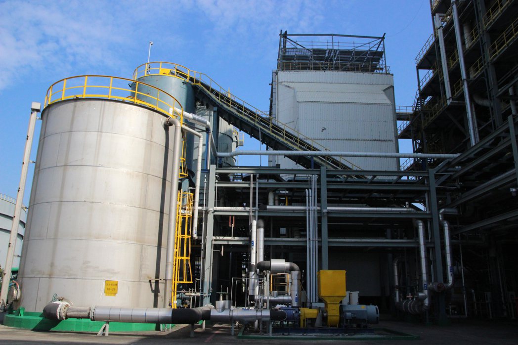台化彰化廠已停爐的汽電共生Ｍ二二鍋爐。 聯合報資料照片