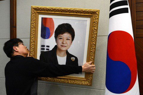 【再寫韓國】再見朴槿惠！罷免過後的「九無女」