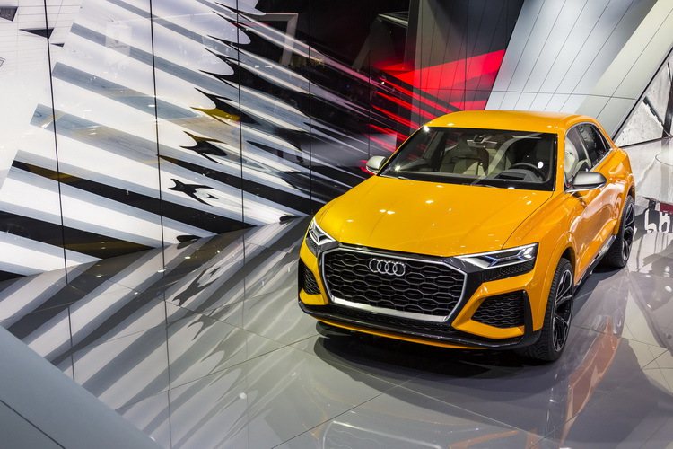 全球首度亮相的Audi Q8概念車搭載高效能的mild hybrid 汽油混合動力，展現更傑出的動能表現。 圖／台灣奧迪提供