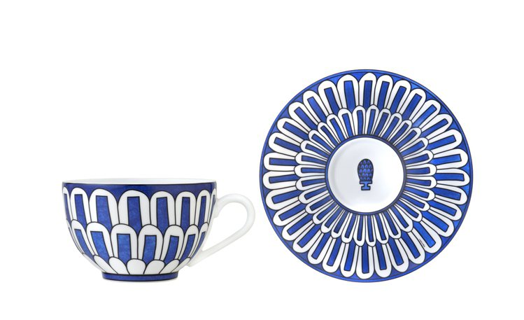 異域之藍(BLEUS D’AILLEURS)系列餐瓷 茶杯與盤組，6,600元。圖／愛馬仕提供