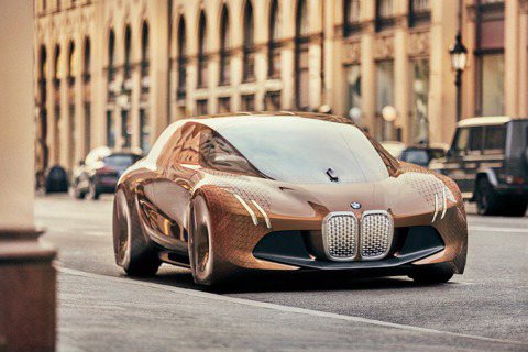 2021年的BMW i系列旗艦車款  可完全實行自動駕駛