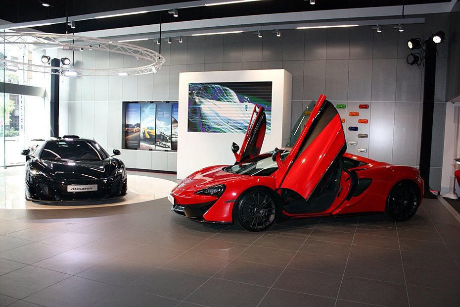 McLaren 高雄展示中心正式開幕，現場展示神秘車款MSO HS與570S。 記者林和謙／攝影
