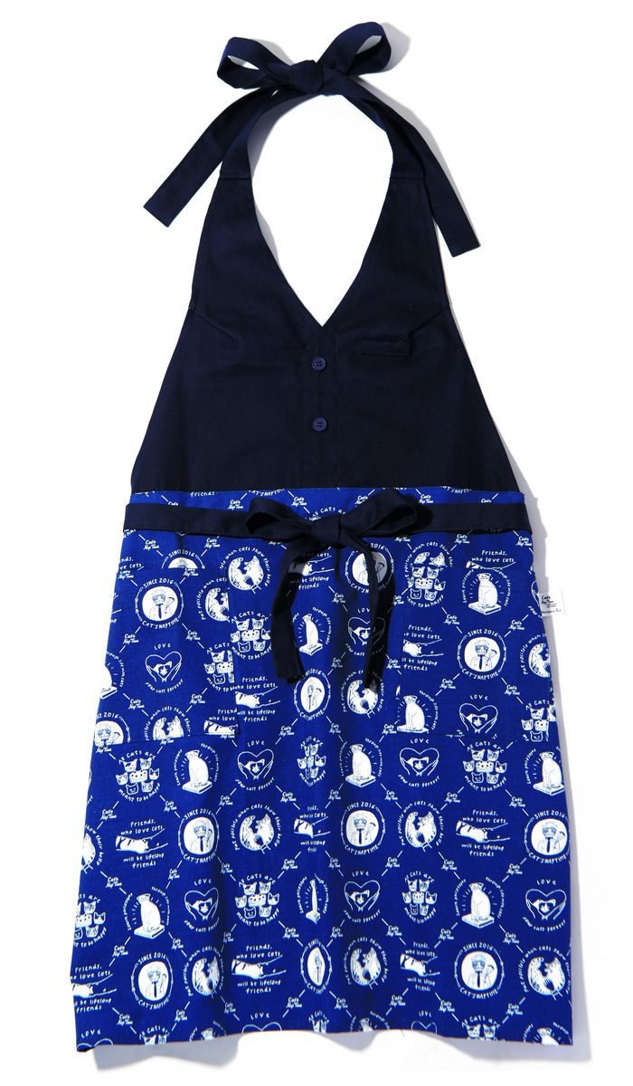西點貓咪深V連身圍裙，售價1,580元。圖／Afternoon Tea提供