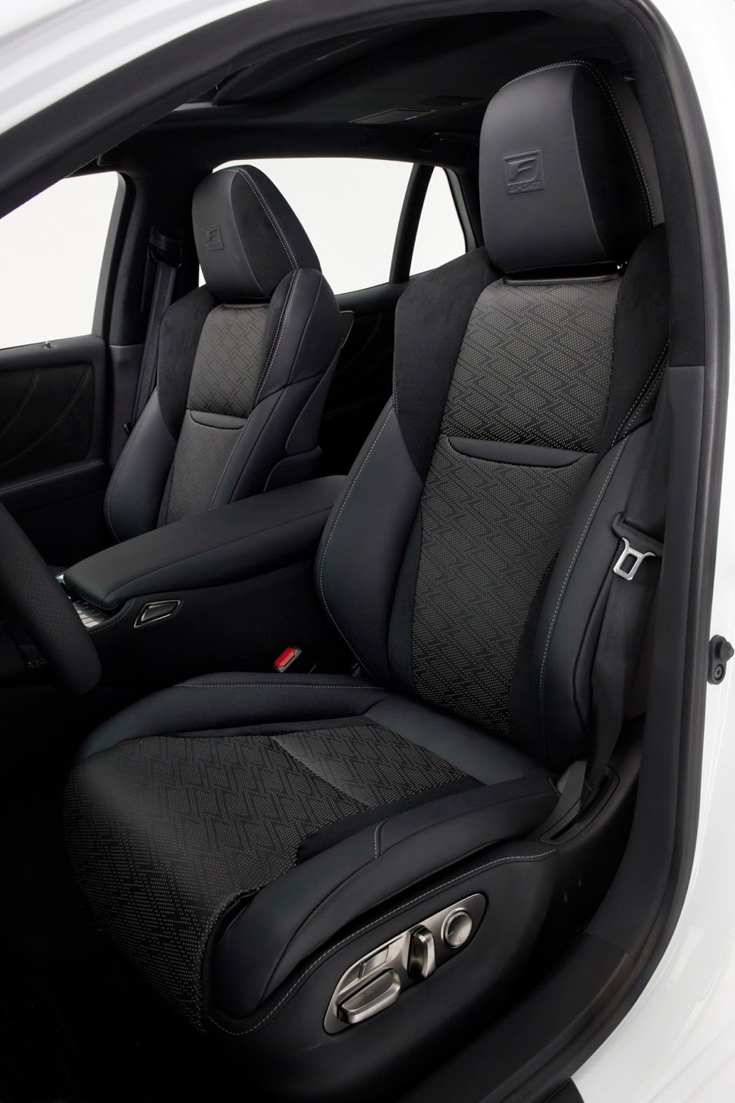Lexus LS F Sport專屬座椅。圖／Lexus提供