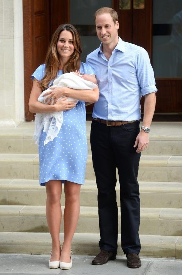 凱特王妃產下喬治小王子後於醫院外亮麗現身。圖／翻攝自Pinterest