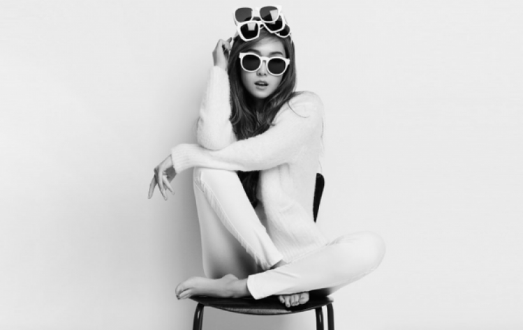 潔西卡單飛後努力發展個人時尚與演藝事業的潔西卡，並自創品牌「BLANC&...