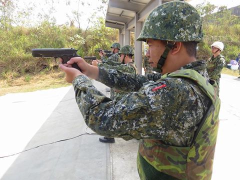 陸軍的M1911A1四五手槍。 圖／國防部提供