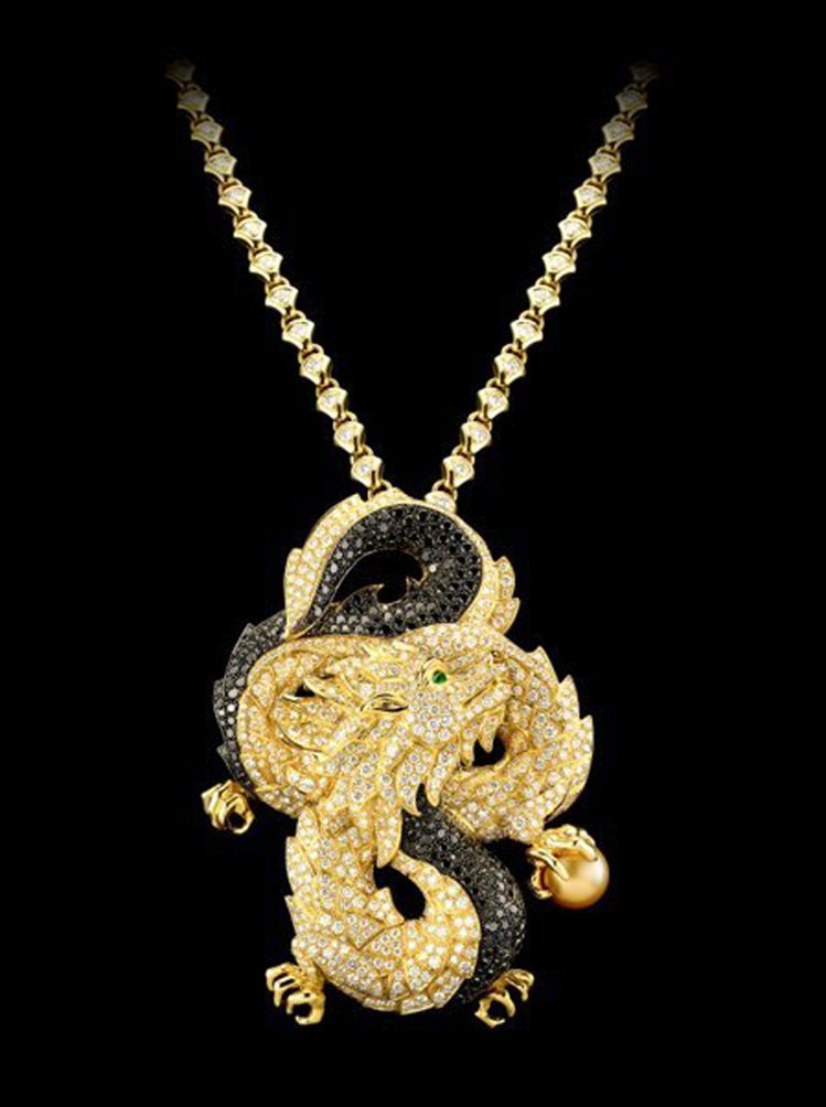 Dragon龍形鑽石項鍊，鍊墜可拆成胸針使用，877.5萬元。圖／Brigitte Ermel提供