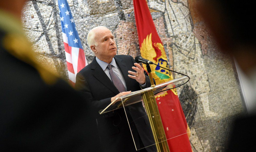 除了國務卿在一旁敦促外，美國共和黨籍重量級參議員馬侃（John McCain）日...