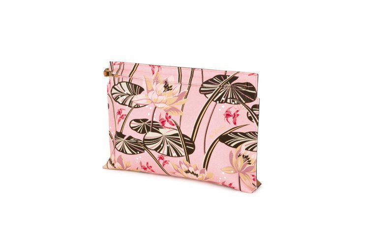 粉色花卉帆布T Pouch包。圖／LOEWE提供