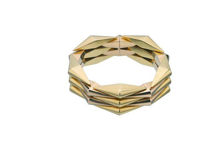 黛安克魯格配戴的寶格麗Heritage黃金玫瑰金手環。圖／BVLGARI提供