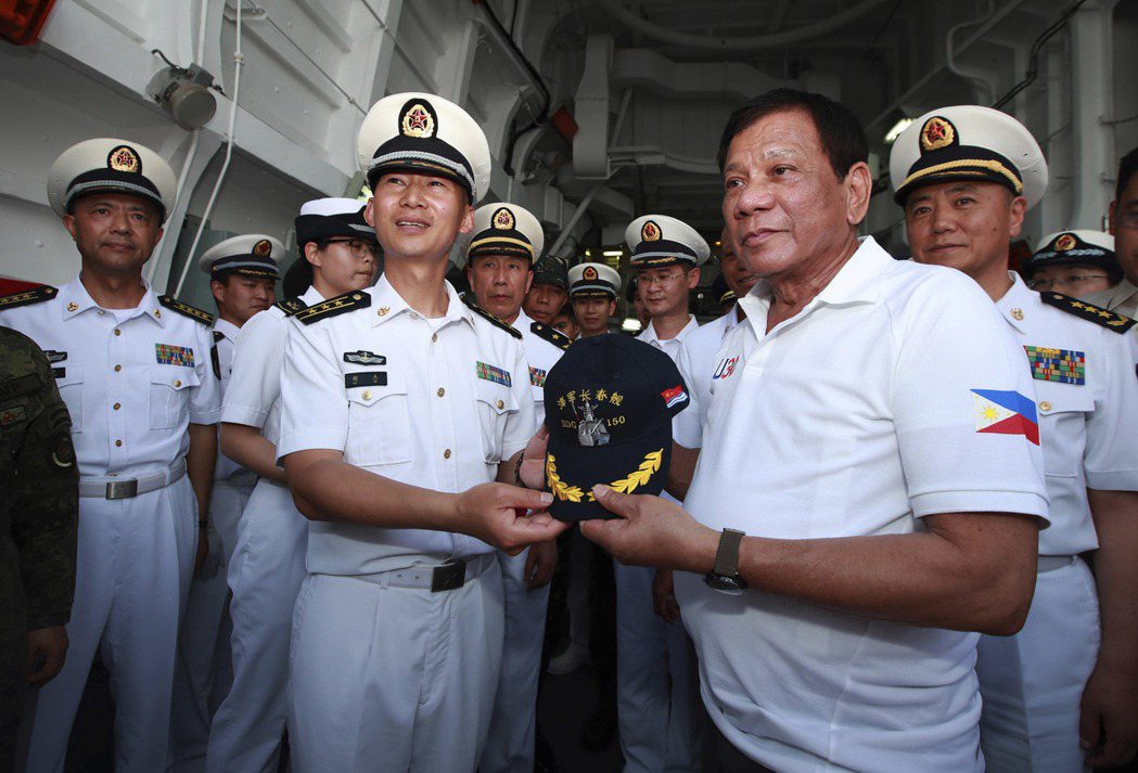 中國海軍遠航訪問編隊，於4月底前往達菲律賓東南部城市達沃，展開為期三天的友好訪問...