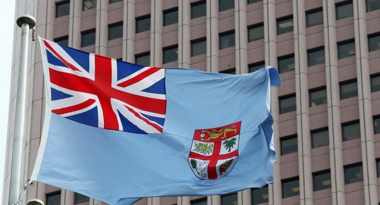 世貿廣場上的斐濟國旗。記者胡經周／攝影
