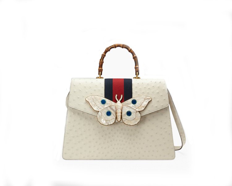 鴕鳥皮珍珠母貝裝飾竹節提包，561,900元。圖／Gucci提供