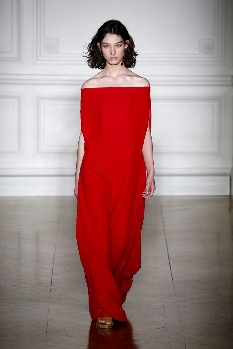 范冰冰穿上valentino推出的貼身禮服走坎城紅毯。圖／擷自pinterest