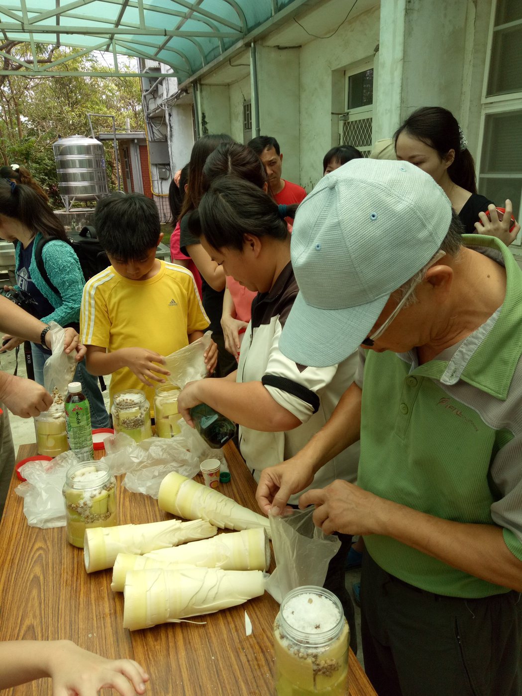 台南新化礁坑社區推出農村小遊行，安排竹筍等DIY課程。圖／礁坑社區提供