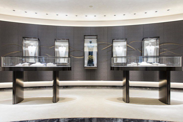 五樓為高級珠寶沙龍，隨開幕推出多件珍貴作品。圖／MIKIMOTO提供