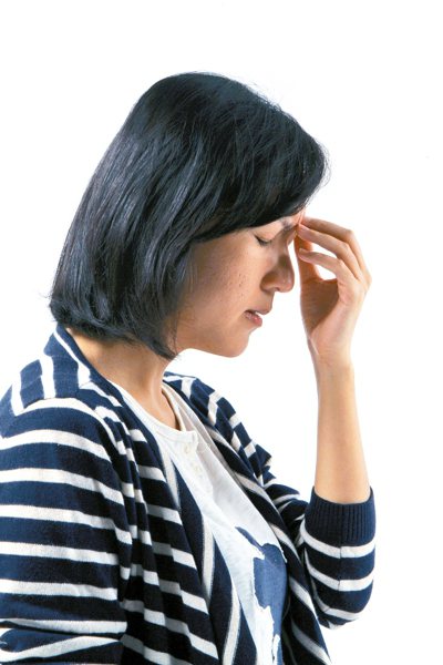 頭痛的病程愈久，愈安全，反而是新發生的頭痛要特別小心。<br />報系資料照
