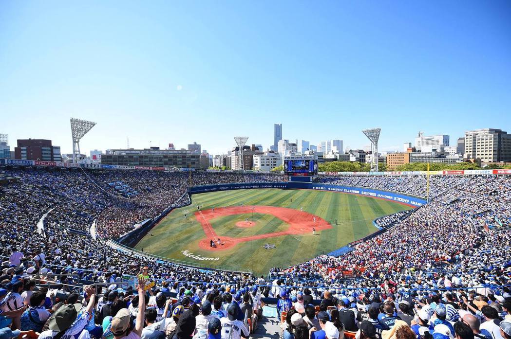 6月初，球團跟橫濱市議會更通過修建球場的提案，未來預計將原先可容納3萬人的球場擴增到3萬6千個座位。 圖／取自横浜DeNAベイスターズ