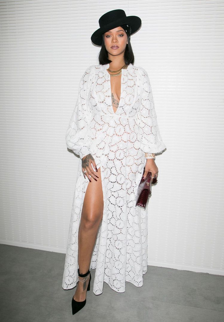 蕾哈娜以細緻的2018早春新裝出席路易威登品牌活動。圖／Dior提供