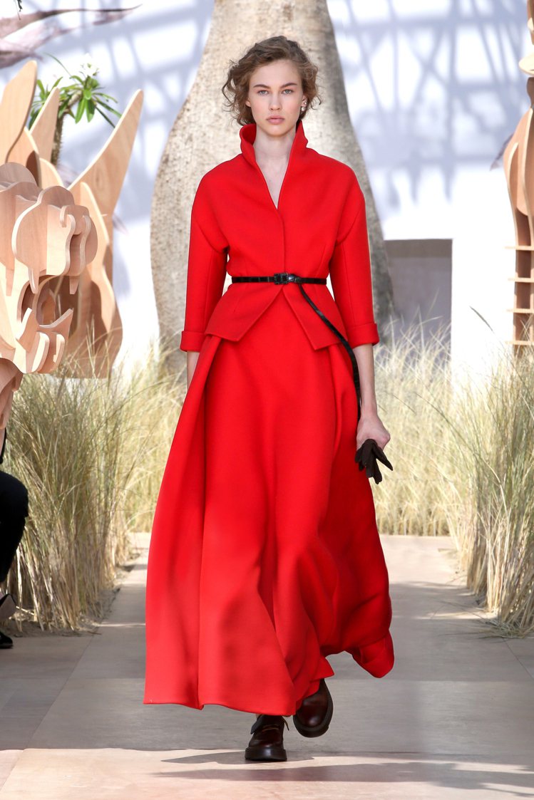 奪目艷麗的紅色，是Dior的標誌性色彩。圖／Dior提供