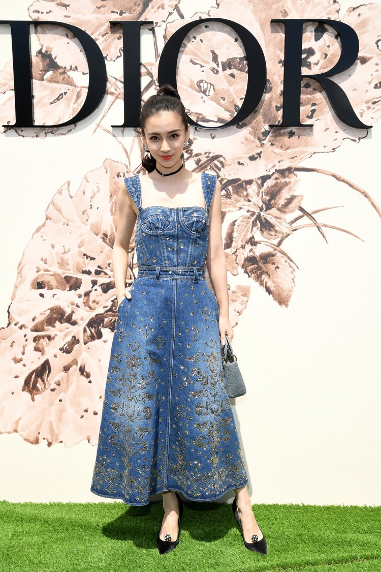 Angelababy 穿著Dior早秋系列前往巴黎觀賞高訂秀。圖／Dior提供