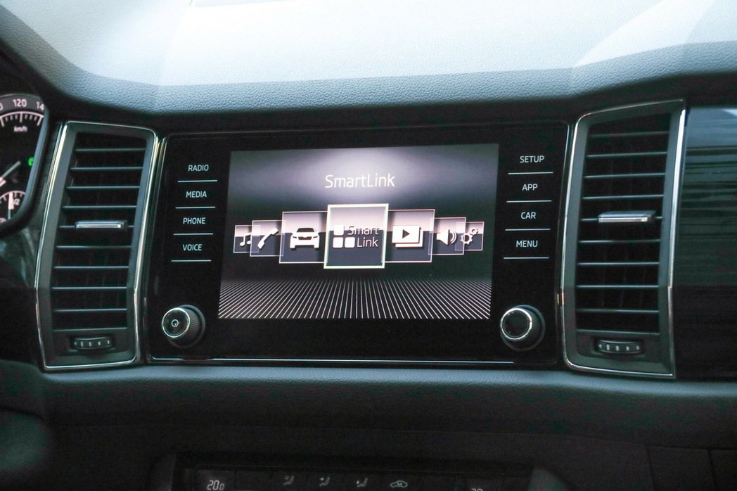 觸控多媒體系統有CarPlay功能可連結手機。 記者史榮恩／攝影