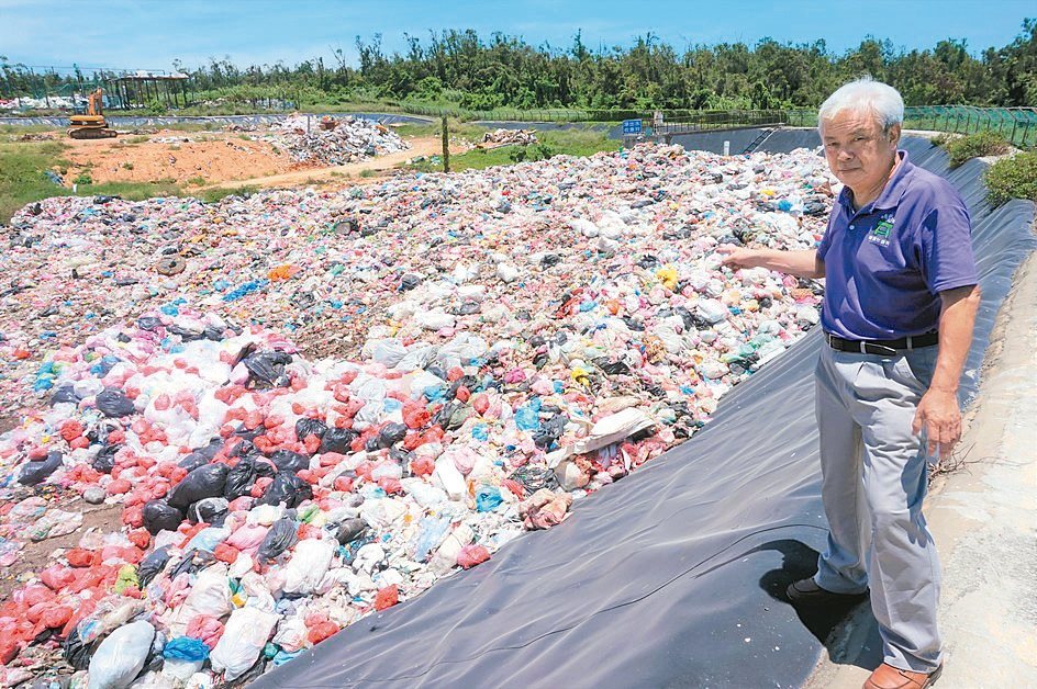 針對金門垃圾問題，縣議員陳滄江數度跨海協商。 圖／縣議員陳滄江辦公室提供