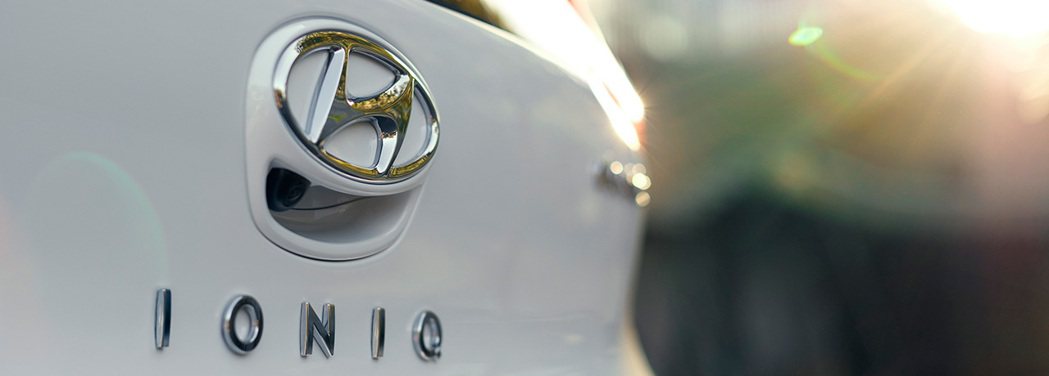 Hyundai Ioniq提供純電、油電混合、插電式油電混合三個版本。 摘自Hy...