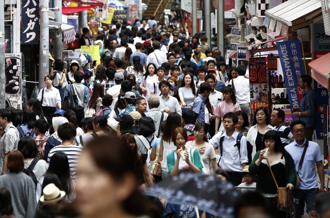 人口數有1億2千多萬人的日本，雖然仍列為世界人口數第十一大國，逐年遞減的出生率與...