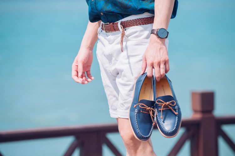 睽違3年，林果良品又再推出一系列的帆船鞋與樂福鞋，滿足男性夏日穿著搭配。圖／林果良品提供