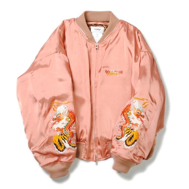 doublet粉色橫須賀外套，售價33,680元。圖／初衣食午提供