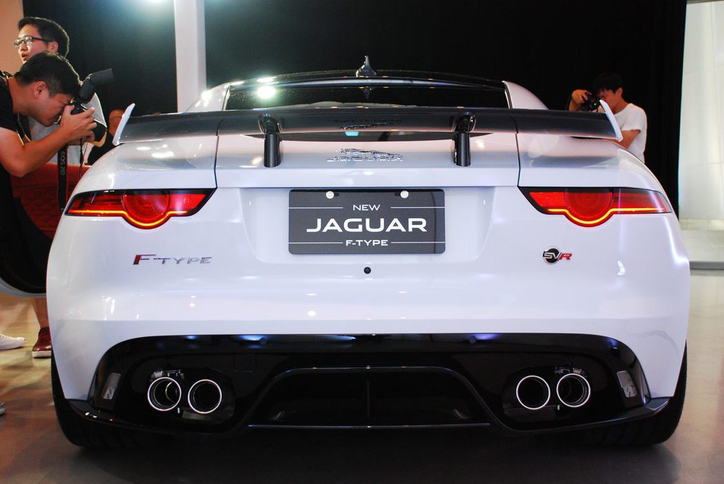 Jaguar F-Type SVR。記者林昱丞／攝影