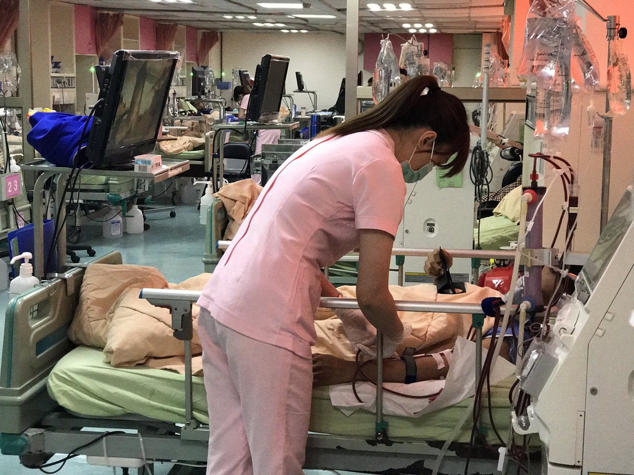 台灣洗腎人口超過7萬人，無論是洗腎盛行率或發生率都是世界第一。圖／李綜合醫院提供