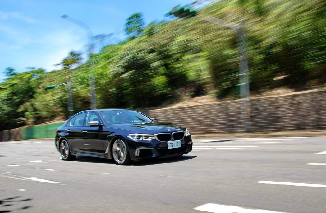 BMW M550i xDrive的動力表現讓人滿意。 記者林鼎智／攝影