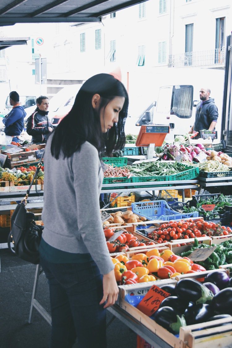 到菜市場、超市買菜已經是Yen的每日例行公事。圖／劉宴瑜Yen提供