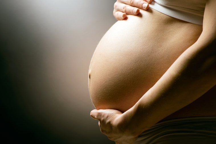 在試管嬰兒治療中，許多不孕夫婦常擔心，注射排卵針會帶來疼痛與不便，其實並不見得。...