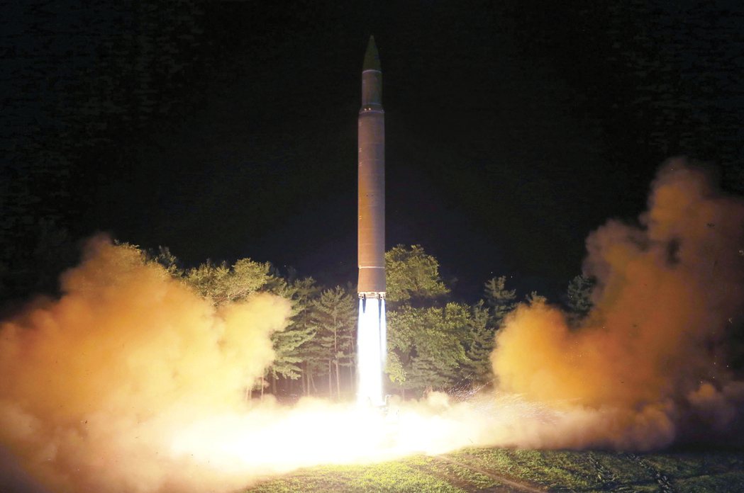 北韓7月28日試射火星—14型洲際飛彈。 美聯社