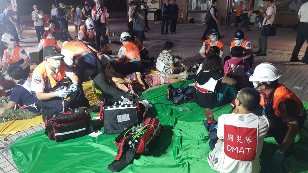世大運期間外國旅客增加，台北市政府在台北車站舉行「無腳本」演練，臨場下達狀況，考...