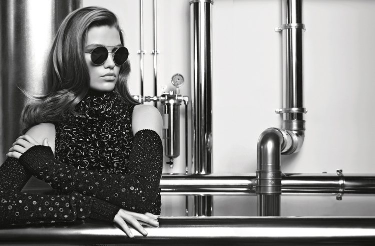 荷蘭名模Luna Bij演繹香奈兒秋冬太陽眼鏡系列形象廣告。圖／Chanel提供