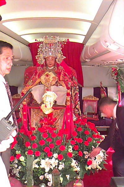 湄洲媽祖1997年登機後安座在商務艙。本報資料照片