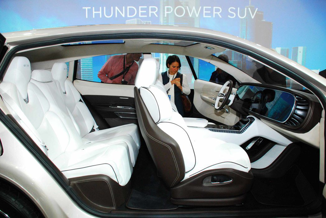 Thunder Power SUV對開式車門。記者林昱丞／攝影