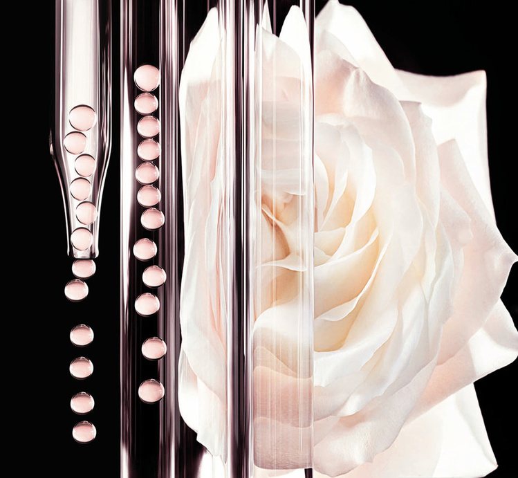 迪奧精萃再生花蜜微導精露的微粒在肌膚上會立即溶解。圖／Dior提供