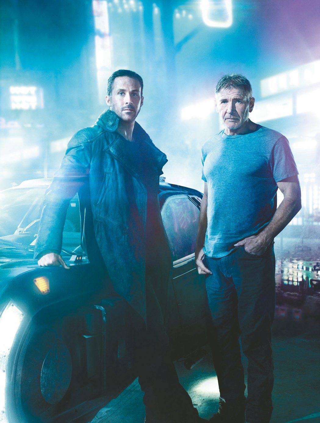 萊恩葛斯林(左)、哈里遜福特(右)演出兩代「銀翼殺手」。 圖／索尼提供