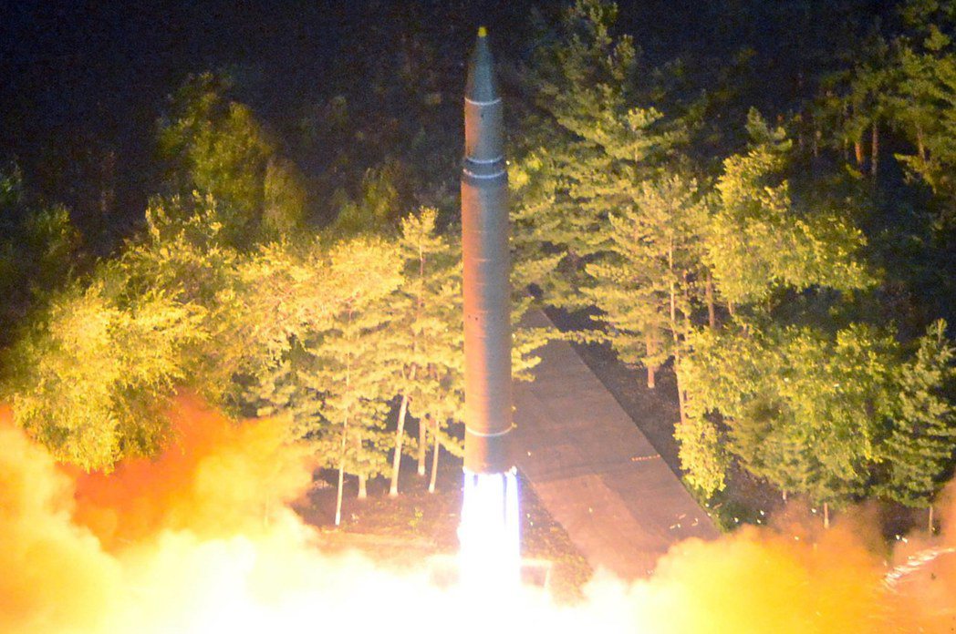 北韓今年7月28日二度試射火星14型洲際彈道飛彈。歐新社