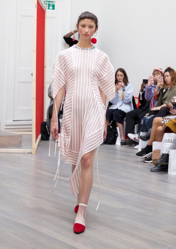 黃薇是史上第一個登上倫敦時裝周官方日程表的台灣設計師。圖／Jamie Wei Huang提供