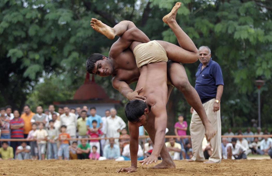 印度新德里的摔角比賽。
 （路透）